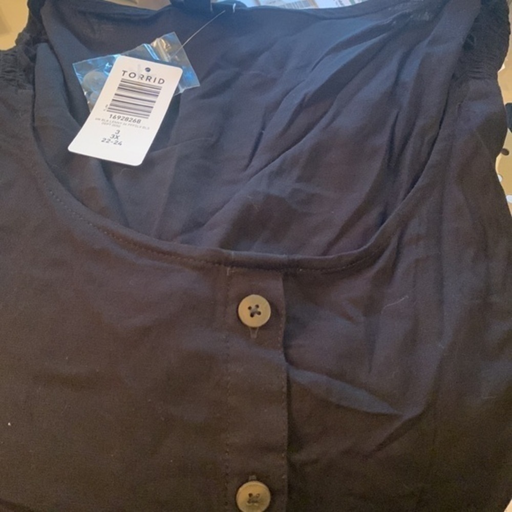 Torrid Rayon Slub Button-Front Puff Sleeve Top - Picture 7 of 7